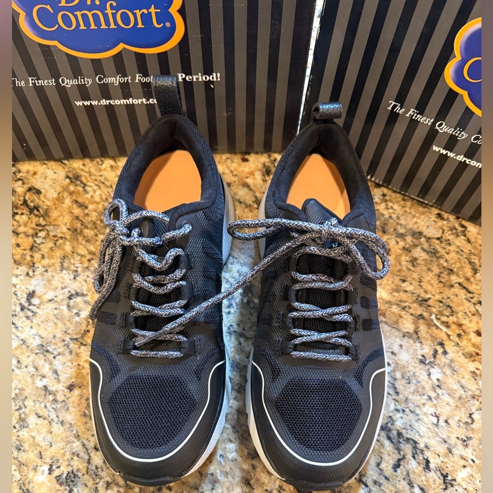 Dr. Comfort Gordon women’s black athletic walking tennis shoes 7.5W new in box